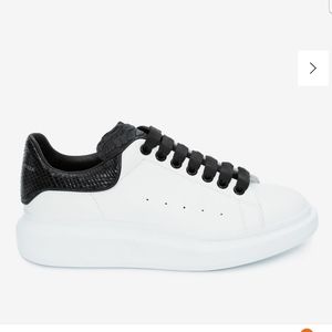 Alexander McQueen Oversized Sneaker White/Black